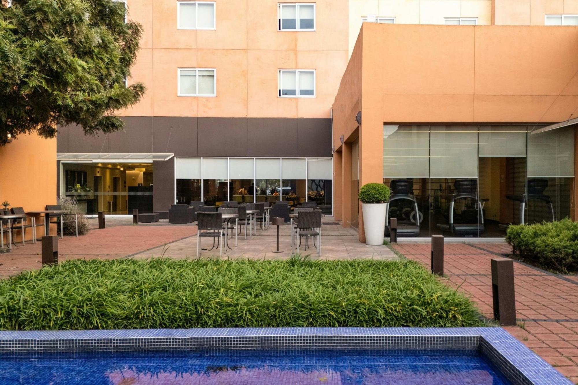 Courtyard Toluca Tollocan Exteriér fotografie
