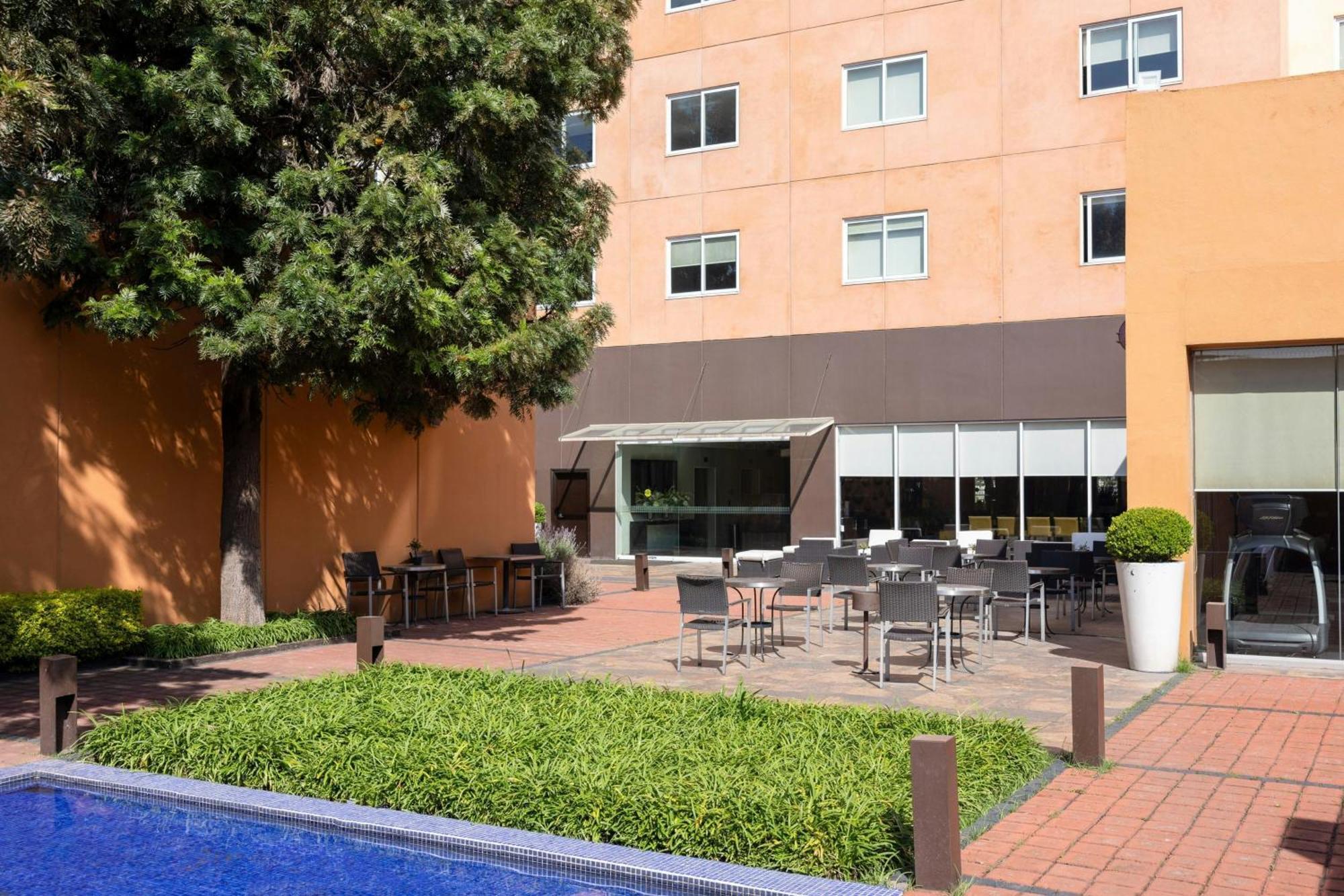 Courtyard Toluca Tollocan Exteriér fotografie